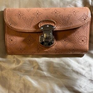 Louis Vuitton Mahina Leather Tri-fold wallet